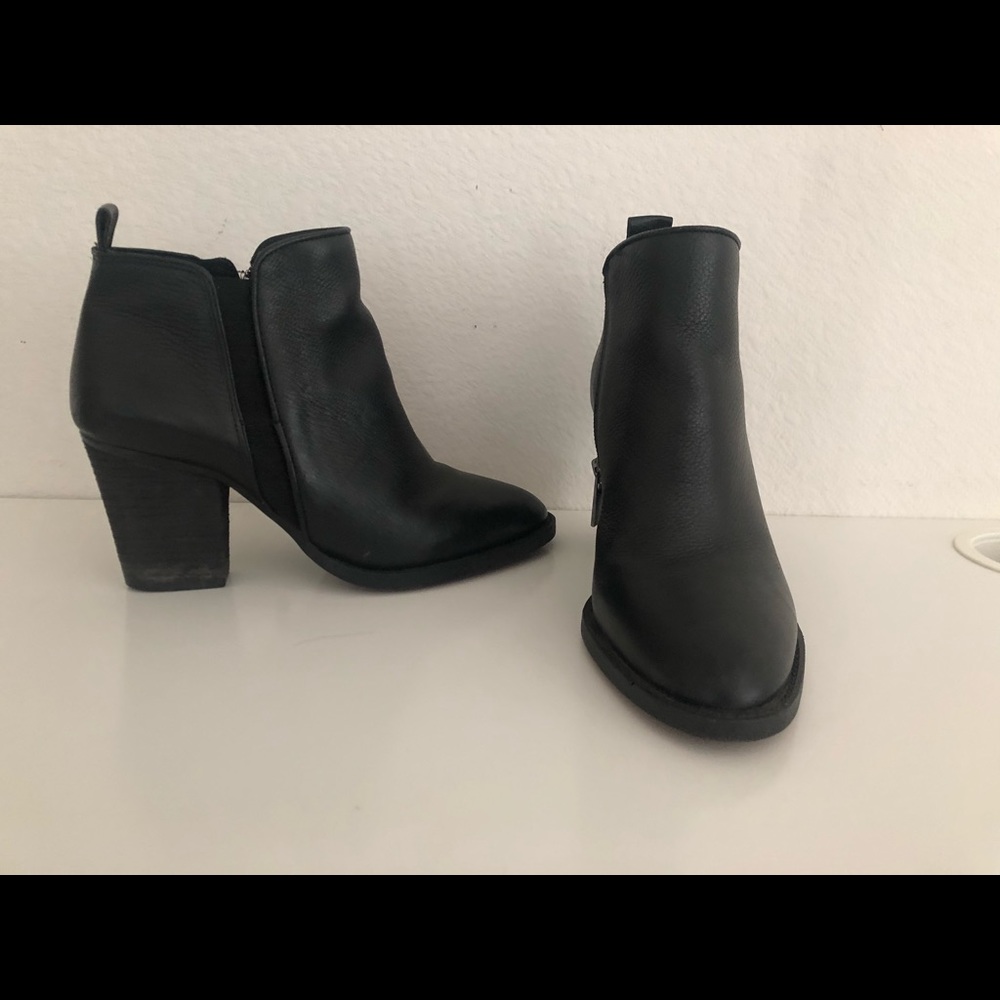 Vince Camuto Black Leather Ankle Bootie